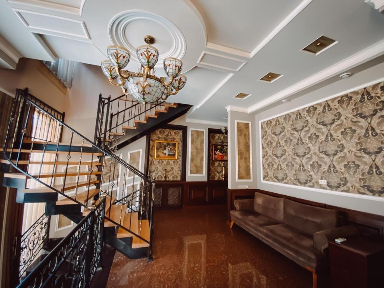 Royal Renaissance Hotel Erevan Esterno foto
