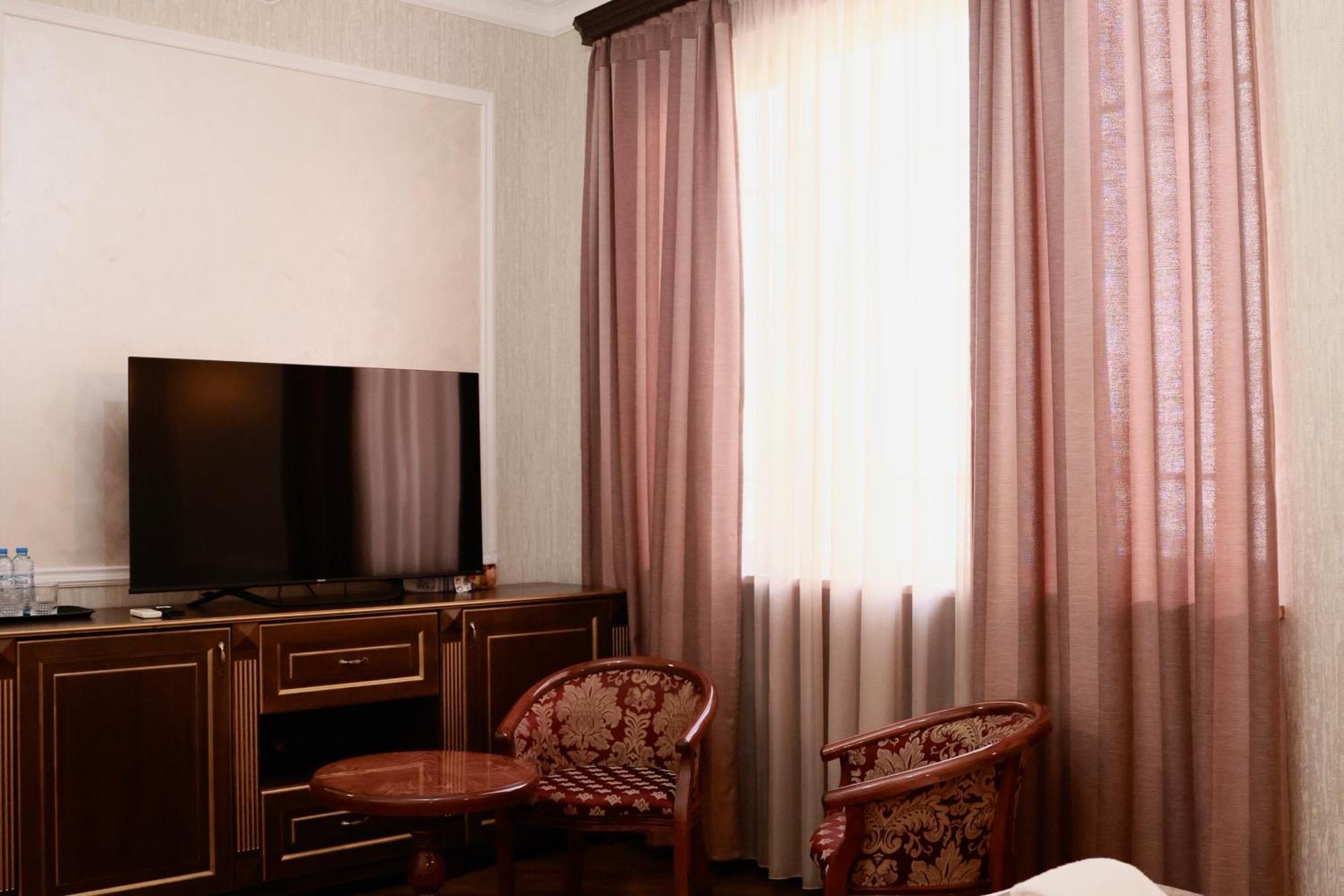 Royal Renaissance Hotel Erevan Camera foto