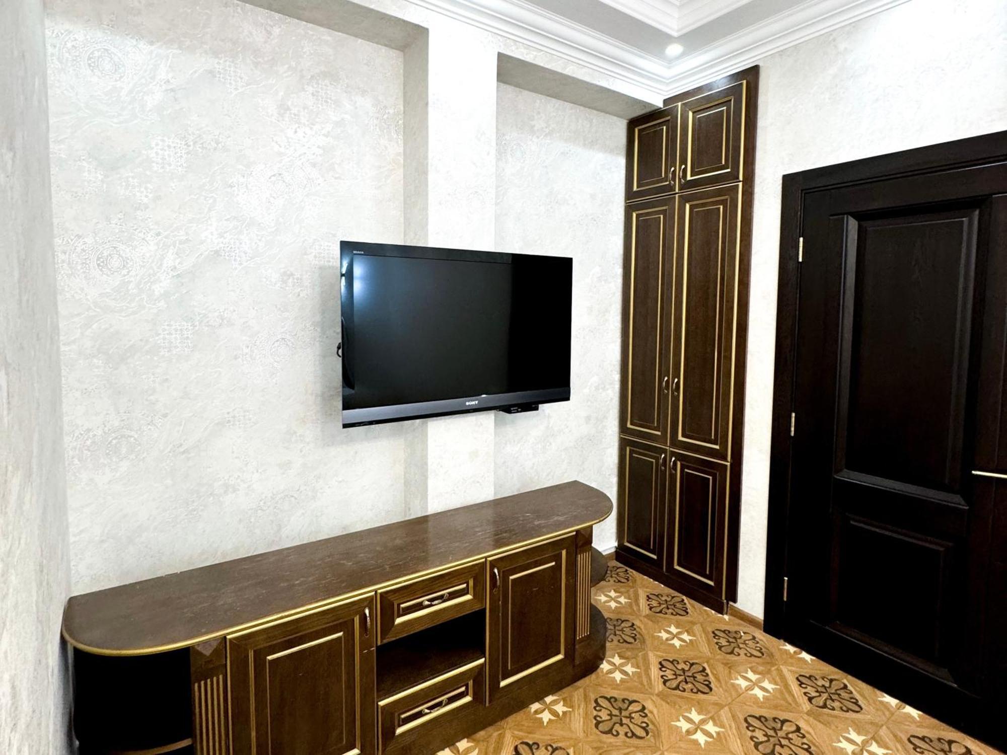 Royal Renaissance Hotel Erevan Esterno foto